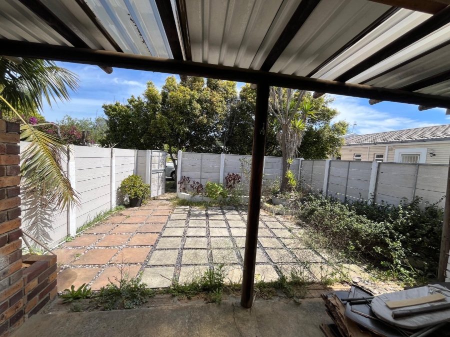 2 Bedroom Property for Sale in Table View Western Cape